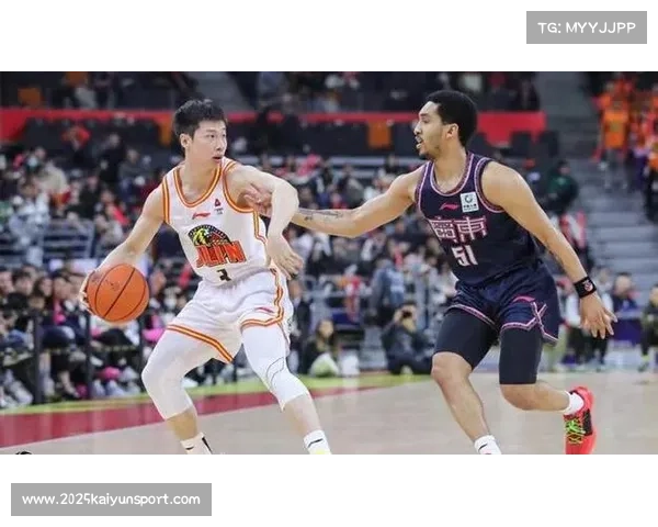 杜锋试验三后卫双锋线阵容,放弃传统双塔打法