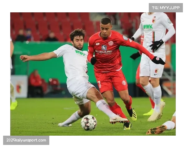 奥格斯堡0-0闷平美因茨,双方门将分享最佳球员奖项 奥格斯堡0-0闷平美因茨,双方门将分享最佳球员奖项